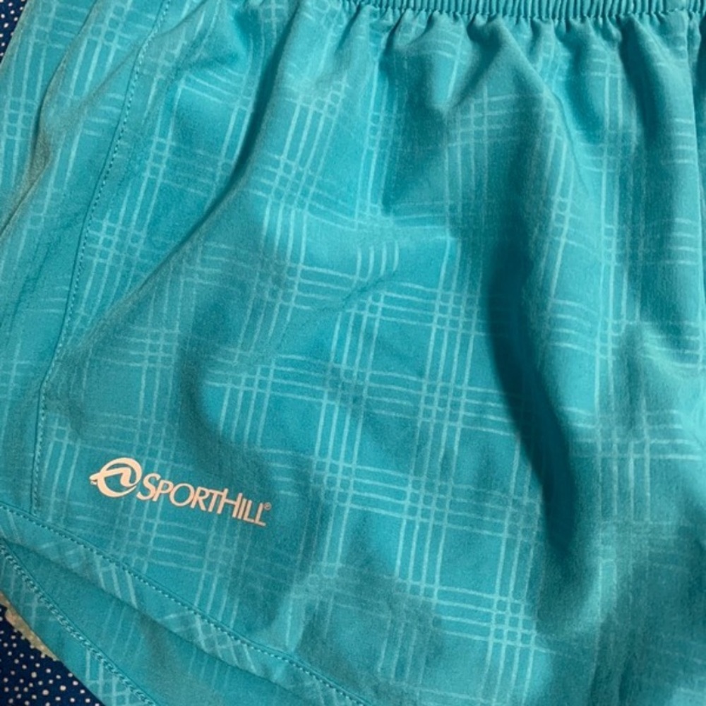 Workout shorts - Picture 2 of 5